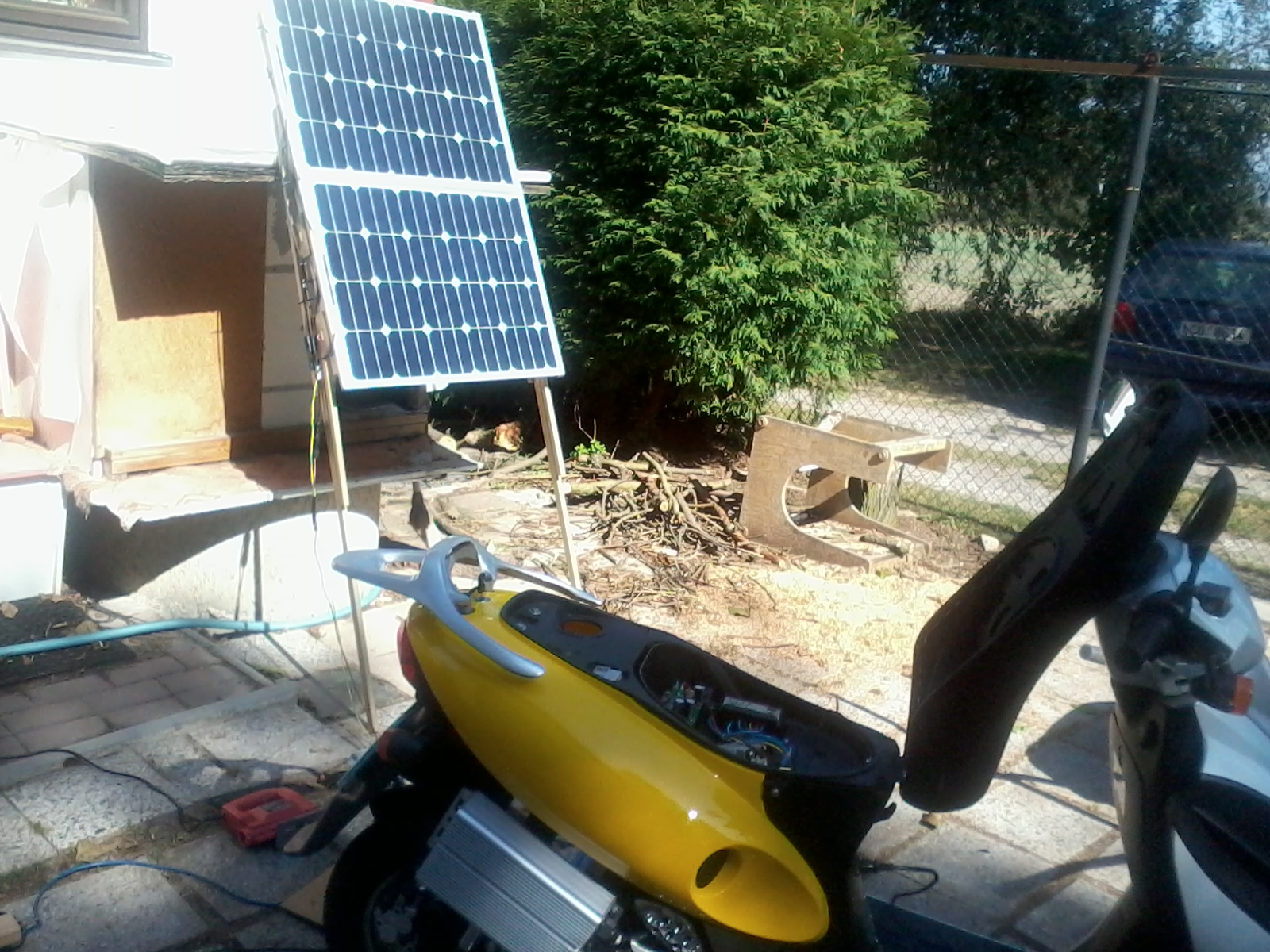 Solární elektroskútr.