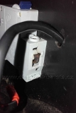 Detail vyhřáté svorky jističe elektroskútru